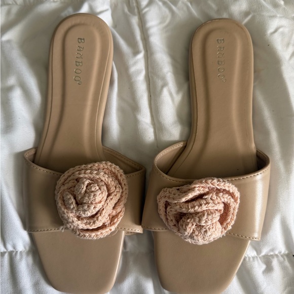 BAMBOO Beige Rosette Slide & Pink Palm Thong Sandals - Picture 2 of 8